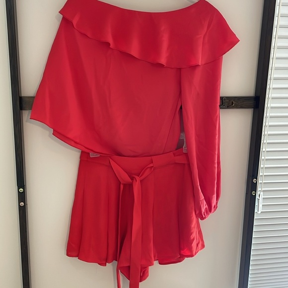 Sunday Best Westley Belted Red Pleated Lined Short with Pockets . - Picture 8 of 8
